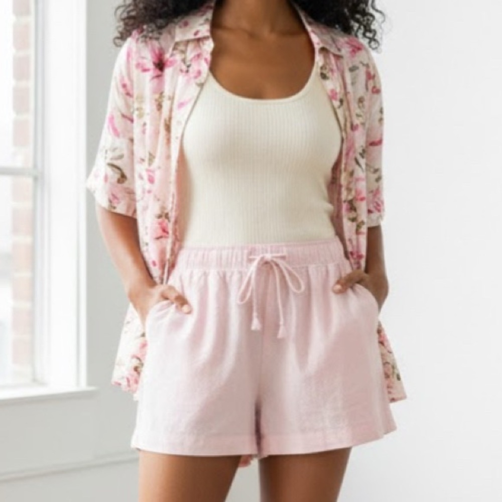 🥳 Women’s Dip Light Pink Paperbag Shorts Size M NWOT